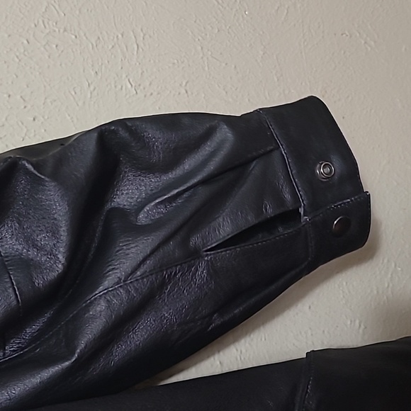 Liz Baker Essentials Leather jacket Women's Size Medium Thick Quality Motorcycle - Picture 7 of 16